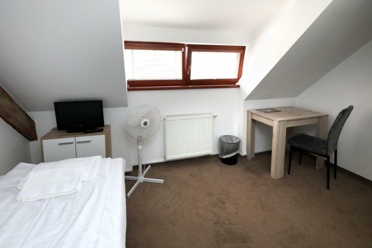 Pension U Tri Sedlaku Ceske Budejovice Bagian luar foto
